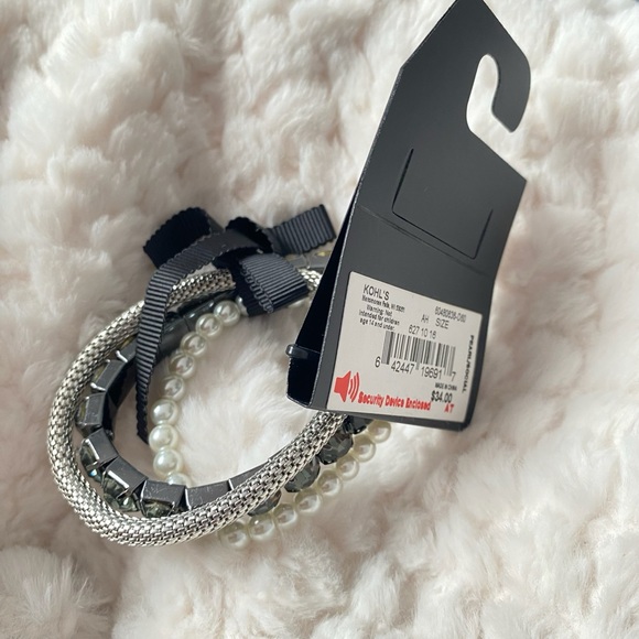 Simple Vera Vera Wang Black Silver Crystal Stone Set of Three Stretch Bracelet - Picture 6 of 15